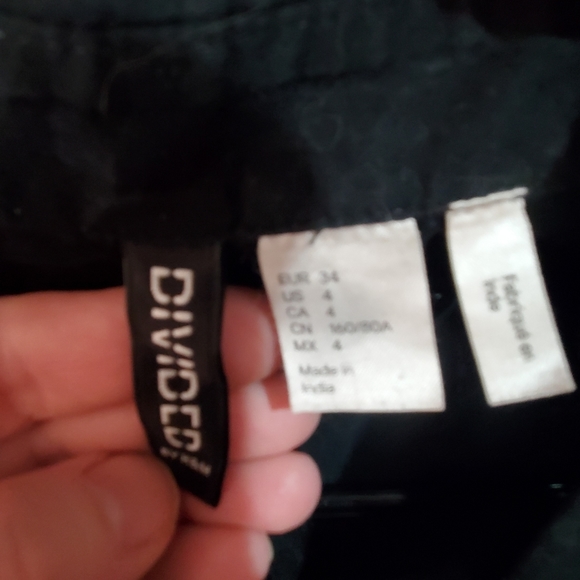 3 button up blouses - Picture 6 of 8